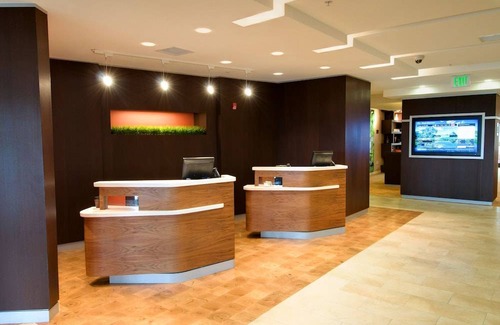 Waldorf Hotel | Courtyard Marriott Waldorf