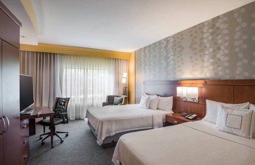 Waldorf Hotel | Courtyard Marriott Waldorf