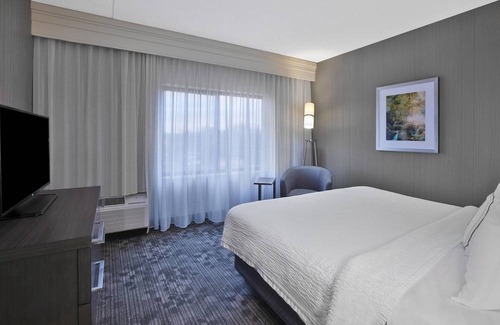 Somerset Hotel | Courtyard Somerset by Marriott