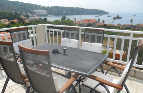 Lopud Island Apartment | Courtyard Stay in Town