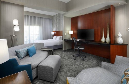 Far North Central Hotel | Courtyard by Marriott San Antonio Six Flags at The Rim