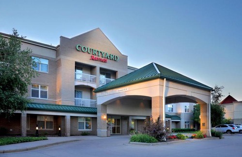 Wausau Hotel | Courtyard Wausau