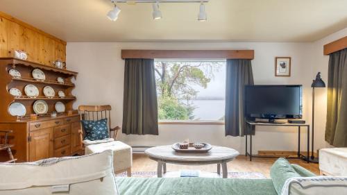 Coupeville House | Cove Cottage by AvantStay Waterfront Views Spa
