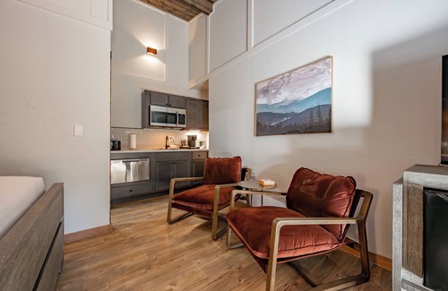 Thayerville Hotel | Cove Creek Lodge: 216 Lakeside Double Queen Room