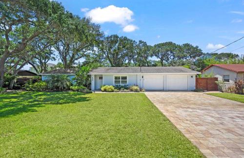 Vilano Beach House | Cove's End Heated Pool Tropical Oasis BBQ Sleeps 9