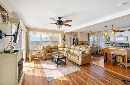 Captain's Cove House | Coves Point - You can't get more Waterfront than this!