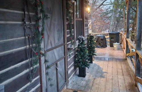 Marthasville Cabin | Cowboy Cabin, come sit under the trees