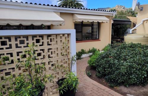 Fish Hoek Apartment | Cowes Cottage