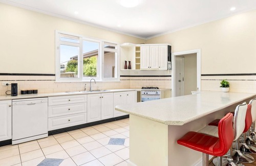 Cowes House | Cowes Garden Cottages