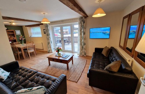 Ivinghoe House | Cowman's Cottage