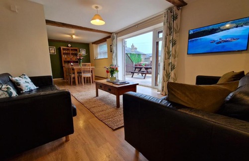 Ivinghoe House | Cowman's Cottage