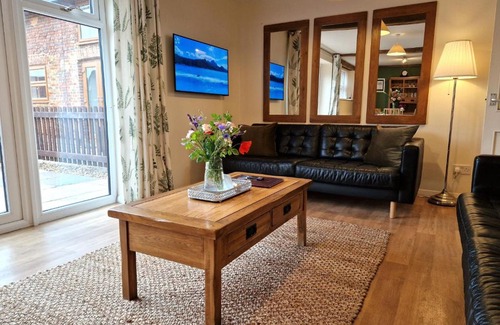 Ivinghoe House | Cowman's Cottage