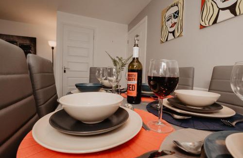 Corby House | Coyle House, 3 bed,Corby, super kings or twins, driveway, free wi-fi, corporates welcome