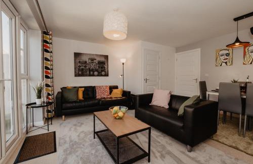 Corby House | Coyle House, 3 bed,Corby, super kings or twins, driveway, free wi-fi, corporates welcome