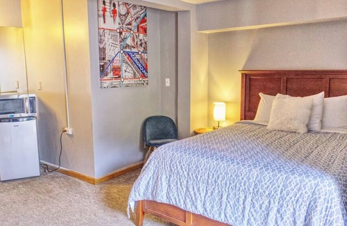 Black Hawk Hotel | Coyote Motel West