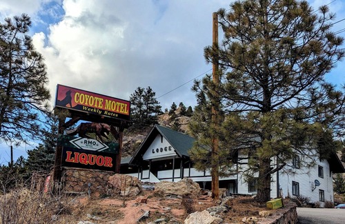 Black Hawk Hotel | Coyote Motel West