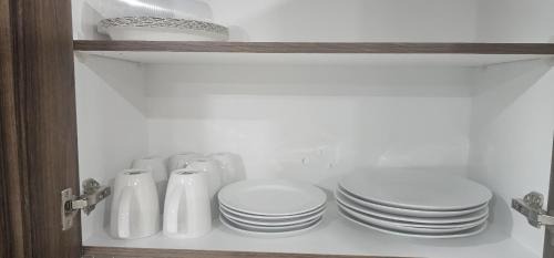 Airdrie Apartment | Cozy 1 and 2 Bedroom Guesthouse South West Airdrie