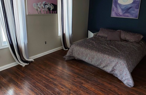 Elmvale House | Cozy 1 Bdrm Apt 15 mins to Beach, Golf, Ski