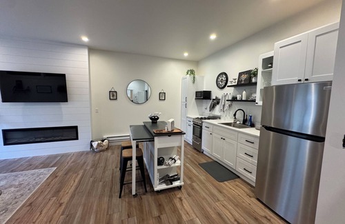 Rapid City Apartment | Cozy 1-bed apartment in lovely Rapid City with AC/Heat & large private yard