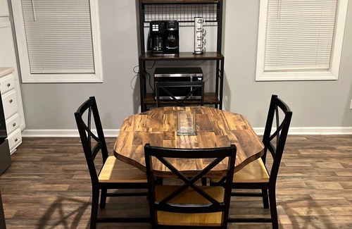Lynchburg Apartment | Cozy 1 bedroom 1 bathroom apartment on the outskirts of Lynchburg VA!