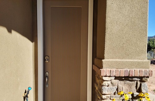 New Harmony House | Cozy 1 Bedroom, 1 sitting area. 1 full Bath Casita w/ beautiful mountain views.