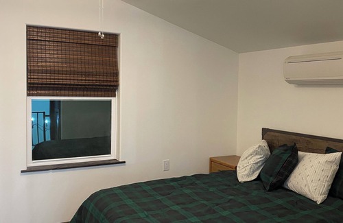 Livingston Apartment | Cozy 1-bedroom apartment with AC and WiFi above pottery studio in Livingston