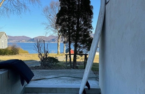 Selje Apartment | Cozy 1-bedroom apartment in delightful Vestland with WiFi