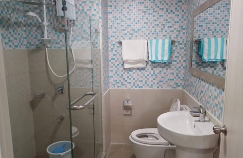 Makati Apartment | Cozy 1-bedroom apartment facing amenities with WiFi in upscale Uptown BGC Taguig