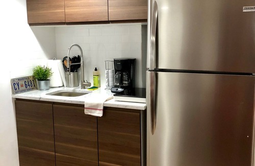 Kingman Park House | Cozy 1 Bedroom Apt of Historic Cap Hill House, Sleeps 5, FREE ON-SITE PARKING