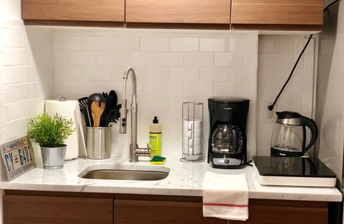 Kingman Park House | Cozy 1 Bedroom Apt of Historic Cap Hill House, Sleeps 5, FREE ON-SITE PARKING