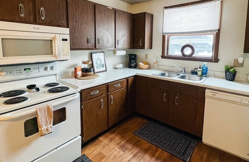 Roosevelt Apartment | Cozy 1-Bedroom Close to NDSU and Downtown (APT 2)