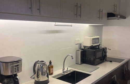 Guadalupe Condo | Cozy 1-bedroom condo with WiFi, rooftop pool &fitness room in pleasant Cebu City