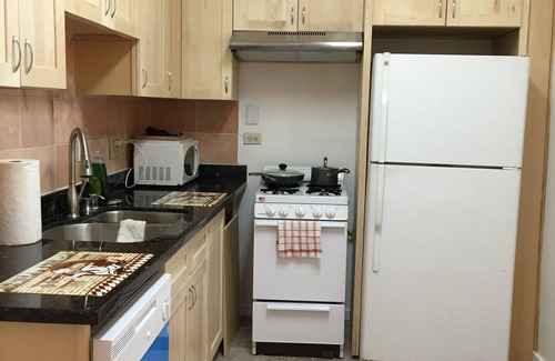 Outer Mission Apartment | Cozy 1-bedroom place inside 3-bedroom flat with Private Bathroom near Glen Park