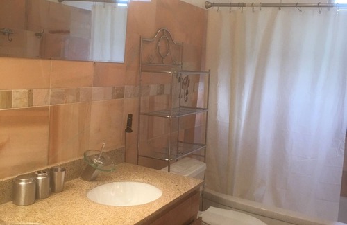 Outer Mission Apartment | Cozy 1-bedroom place inside 3-bedroom flat with Private Bathroom near Glen Park