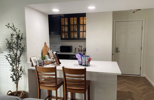 Norwich Condo | Cozy 1-bedroom spa villa, king bed, pool, Near casino, golf, wine trail & Mystic