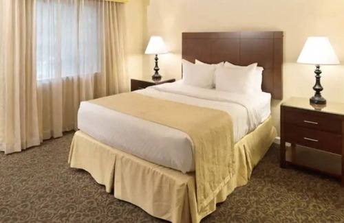 Berkeley Resort | Cozy 1 Bedroom Suite @ The Historic Powhatan