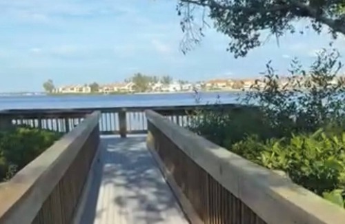 Bradenton Beach Condo | Cozy 1-bedroom condo with large pool, fishing pier, and pickleball courts