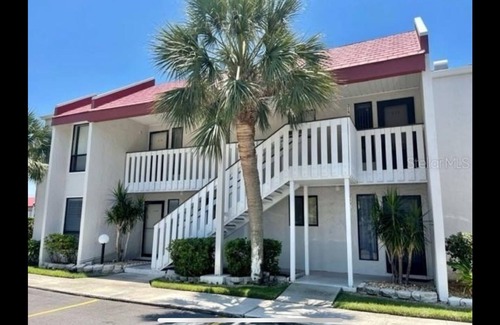 Bradenton Beach Condo | Cozy 1-bedroom condo with large pool, fishing pier, and pickleball courts