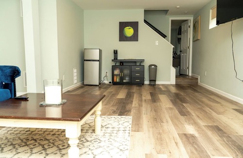 Coral Hills Apartment | Cozy 1-bedroom apartment with WiFi, AC