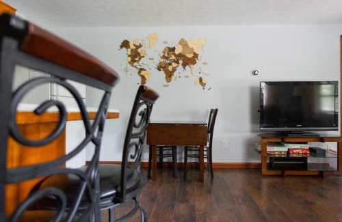 Jacksonville Beach House | Cozy 1 Bedroom Unit - 4 Blocks from Jax Beach Pier!