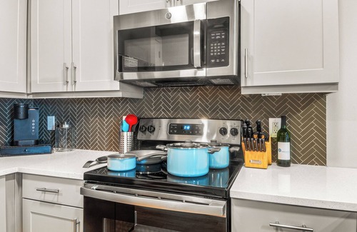 Fort Worth Apartment | Cozy 1-bedroom with Resort style pool in fantastic Fort Worth