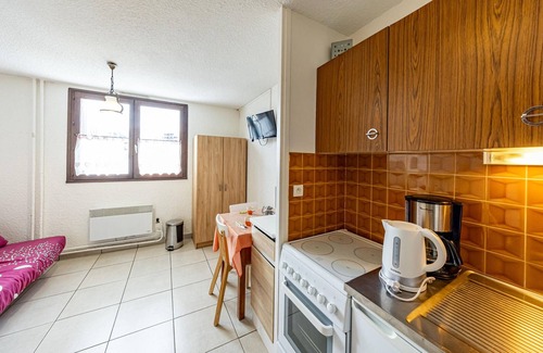 Saint-Francois-Longchamp Apartment | Cozy 16 m² studio for 2 in station center with TV and equipped kitchen