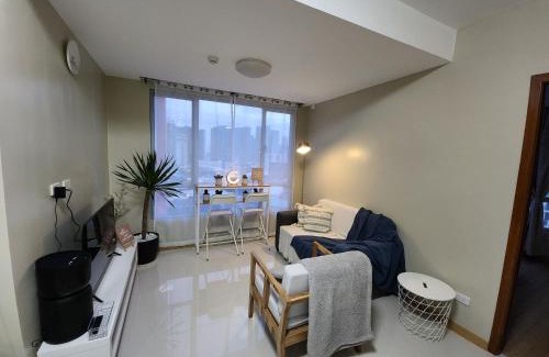 Pasig House | Cozy 1BR Corner with Panoramic City Skyline View