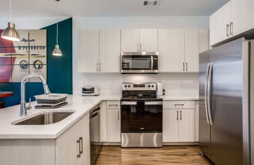 Riverside Apartment | Cozy 1BR in Austin Riverside 9613