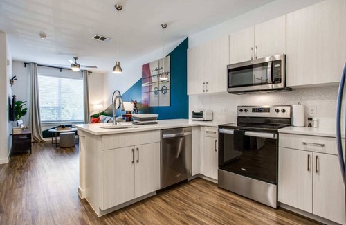 Riverside Apartment | Cozy 1BR in Austin Riverside 6376