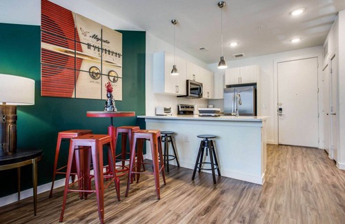 Riverside Apartment | Cozy 1BR in Austin Riverside 6376