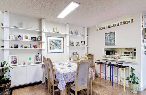 Fontainebleau House | Cozy 1BR Shared Home | Pool, Tennis & Lake Access