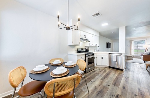 Sweetbriar House | Cozy 2 BD South Austin Stay, 8 min to South Congress Restaurants