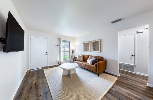 Sweetbriar House | Cozy 2 BD South Austin Stay, 8 min to South Congress Restaurants