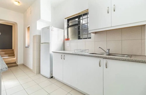 Camps Bay Cottage | Cozy 2-bed garden cottage in Camps Bay, just a few minutes walk from the beach